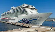 Bodrum'un turizm sezonu açıldı: Mein Schiff 5 kruvaziyeri 2 bin 756 yolcu getirdi