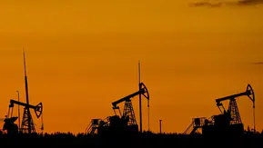 Küresel piyasalarda petrol fiyatları geriledi: ABD ve İran arasında diplomatik hareketlilik!