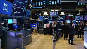 New York borsası karışık seyirle açıldı, Dow Jones yüzde 0,25 arttı