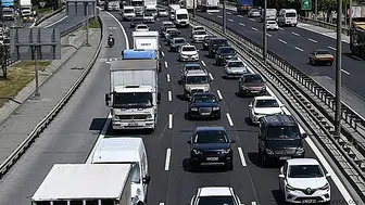 Trafikte Yeni Düzenlemeler: Otoyollarda Şerit Daraltmaları Uygulanıyor!