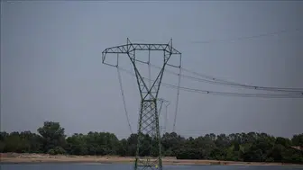 Spot elektrik piyasasında fiyatlar belli oldu: Gün ortasında sıfır lira seviyesi görüldü!