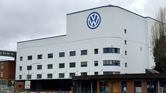 Alman otomotiv devinde geri adım: Volkswagen o tesiste bantları yavaşlatıyor