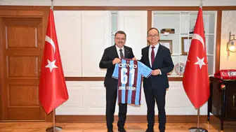 Çin'in Ankara Büyükelçisi Jiang Xuebin, TTSO'yu ziyaret etti ve işbirliklerini görüştü