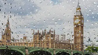 Londra'da 58 gün sonra beklenen yağmur nihayet geldi