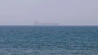 Hürmüz Boğazı'nda ticari gemi vuruldu, mürettebattan haber alınamıyor