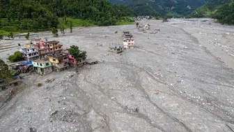 Nepal'deki selde tünelde mahsur kalan 2 işçi kurtarıldı