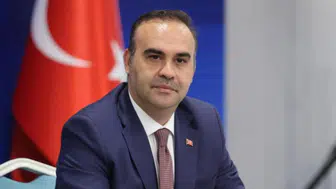 Bakan Kacır, kamu yatırımının en az yüzde 2'sini yapay zekaya ayıracak