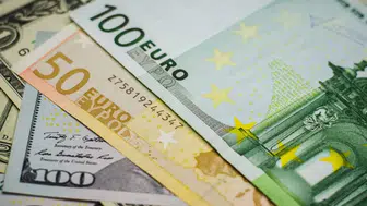 Serbest piyasada döviz açılış fiyatları 49,2150 lira ile başladı