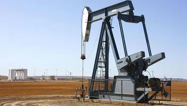 Petrol fiyatları belirsizliklerle yükselmeye devam ediyor