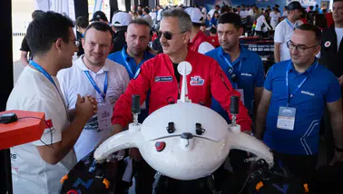 Savunma Sanayii Başkanı Haluk Görgün, TEKNOFEST Mavi Vatan'da teknoloji yarışmalarını inceledi