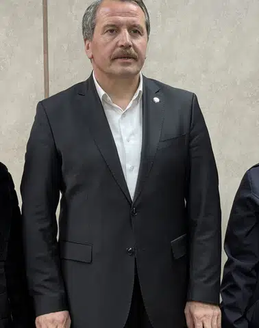 Memur-Sen Genel Başkanı Yalçın, Rize'de Yeni Hizmet Binasının Açılışında Konuştu