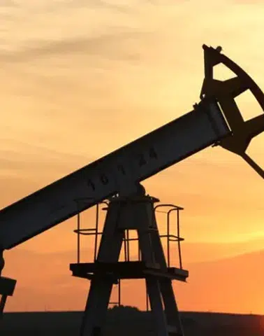 ABD-İran Gerilimi Piyasaları Dalgalandırıyor: Hürmüz Boğazı Korkusu ve Altın Artışı