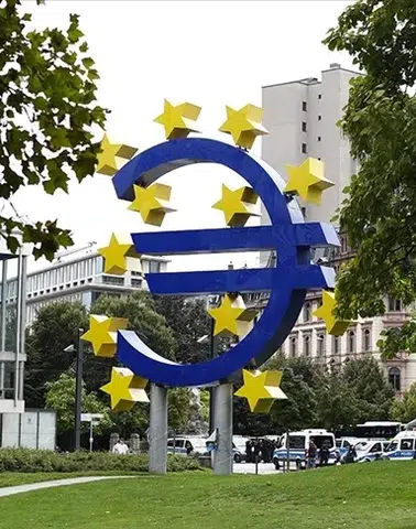 Avro Bölgesi ve Avrupa Birliği’nde sanayi üretimi şubat verileri açıklandı!