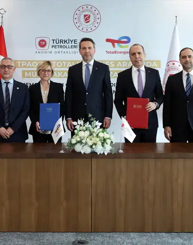Bakan Bayraktar duyurdu: TPAO ve TotalEnergies hidrokarbon arama için el sıkıştı!