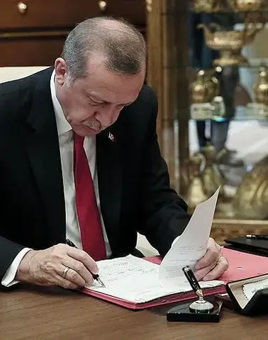 TEİAŞ üst yönetiminde kapsamlı değişiklik: Yeni atamalar Resmi Gazete’de!