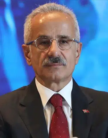 Bakan Uraloğlu: '2053 yılında tüm Türkiye 48 saatte hızlı trenle gezilebilecek'