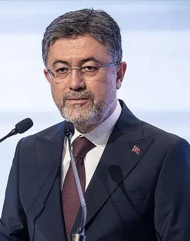 Bakan Yumaklı’dan Dünya Veteriner Hekimler Günü mesajı!