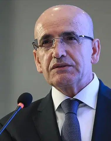 'İhracat, jeopolitik gelişmeler ve olumsuz takvim etkisiyle geriledi'