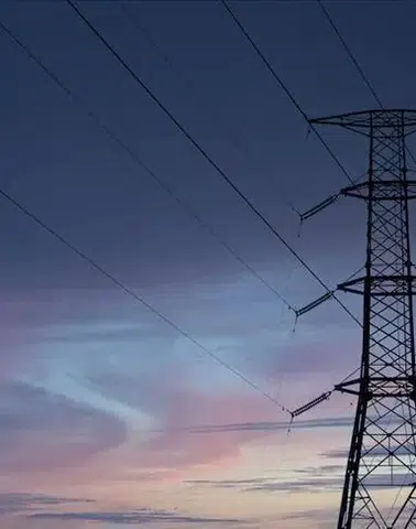 Spot elektrik piyasasında fiyat hareketliliği: Yarın bazı saatlerde enerji bedelsiz olacak!