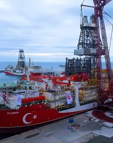 Yıldırım Derin Deniz Sondaj Gemisi, ilk görevi için Filyos'tan ayrıldı!