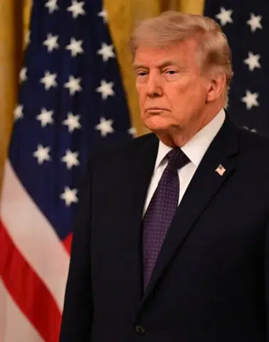 Trump’tan Tahran’a net mesaj: Kurallara uymazlarsa başlarına bomba yağdırırız