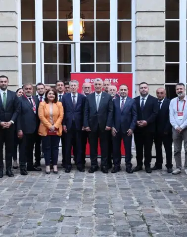 Bakan Bolat Fransa’da Türk iş dünyasıyla buluştu