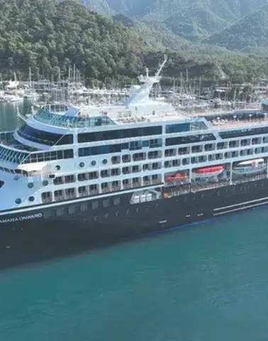 Azamara Onward kruvaziyeri Marmaris'te 649 turist ağırladı