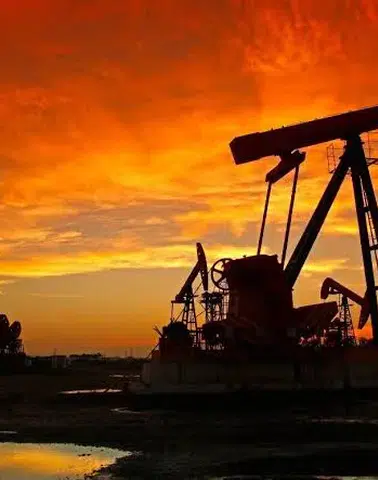 Brent petrol fiyatları 90 doları aştı, piyasalardaki belirsizlikler etkili
