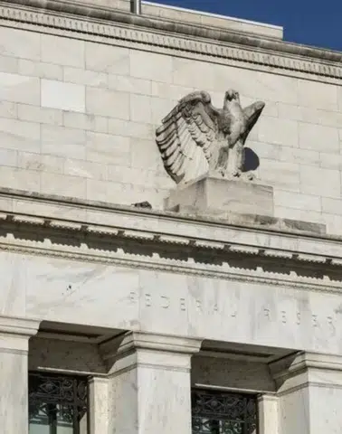 Fed, belirsizliklere rağmen ekonomik faaliyetlerin sürdüğünü vurguladı