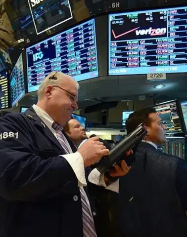 Kritik eşik aşıldı: Wall Street enflasyon ve savaş kıskacından nasıl sıyrıldı?