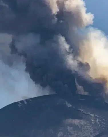 Avrupa’nın zirvesinde dev uyanış: Etna püskürdü, uçuşlar kesildi!