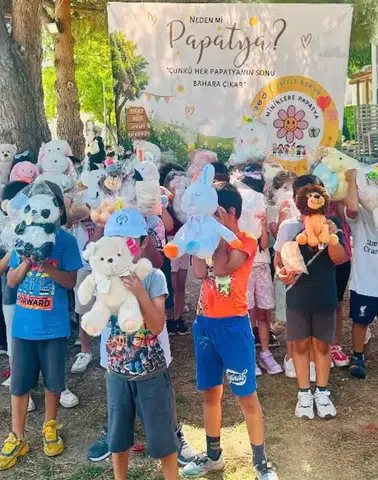 Miniklere Papatya çocukların mutluluğuyla çiçek açtı