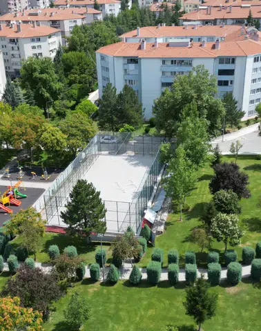 Çorum’da spor yatırımlarında dev hamle: Başkan Aşgın’dan sentetik saha müjdesi!