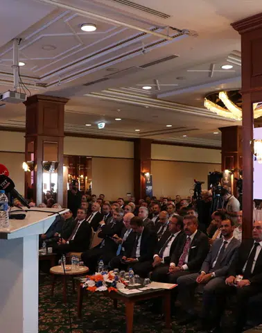 Zeybekci, erzurum ekonomi buluşmalarında Türkiye'nin ekonomik büyümesini vurguladı