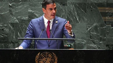 Sanchez: İsrail'e silah sevkiyatını askıya almalıyız