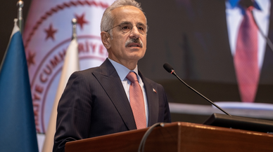 Bakan Uraloğlu, 9. Ulusal Asfalt Sempozyumu ve Sergisi'nde konuştu