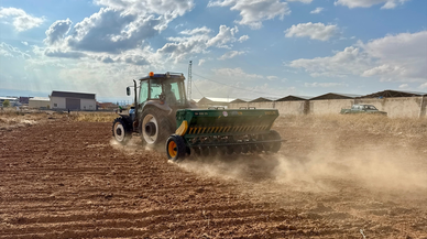 Bozkırda kuraklığa dayanıklı 25 çeşit yerli ürünün demonstrasyon ekimi yapıldı