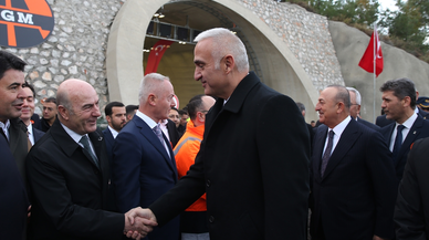 Bakan Ersoy, Antalya-Alanya Doğu Çevre Yolu ve Demirtaş Kavşağı'nın açılışında konuştu