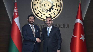 Bakan Kacır, Umman Ticaret, Sanayi ve Yatırım Teşvik Bakanı Yousef ile görüştü