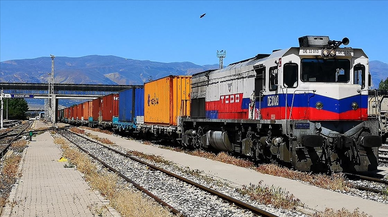 İmalat sektörü yatırımlarında bu yıl başı demir yolu taşıt sanayisi çekiyor