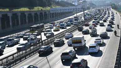 Yola çıkacaklar dikkat: O güzergahlarda trafik akışı tamamen değişti!