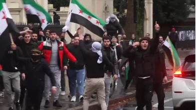 Almanya, Esad'ın devrilmesinden sonra Suriyelilerin sığınma başvurularını durdurdu