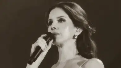 ABD’li Şarkıcı Lana Del Rey’den Filistin’e Destek: “Barış En Büyük Dileğim”