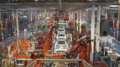 Devlerin Yarışında Mart Ayı Galibi Belli Oldu: Otomotiv Zirveyi Bırakmıyor!