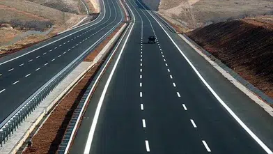 Karayollarında yapım ve onarım mesaisi: Birçok güzergahta ulaşım kontrollü sağlanıyor!