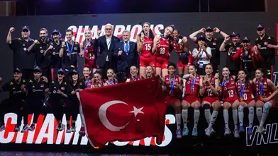Ekonomi yönetimi dezenformasyonla mücadelede voleybol takımından destek aldı