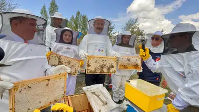 Ardahan çiçek balının son hasadı yapıldı