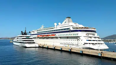 Emerald Azzurra kruvaziyeri Bodrum'a 100 turist getirdi