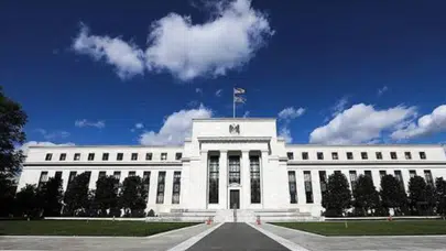Ekonomistler Fed'in faiz artışına gitmeyeceğini öngörüyor