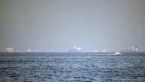 Hürmüz Boğazı’nda Kriz: 20 Binden Fazla Denizci Gemilerde Mahsur Kaldı!
